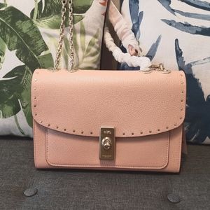 [NWT] COACH Lane shoulder bag with rivets Color Shell pink